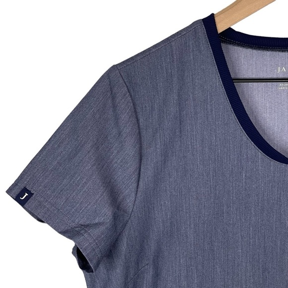 Jaanuu 2 Pocket Tuck In Scrub Top Womens Medium Blue V Neck Short Sleeve Navy - Picture 2 of 7